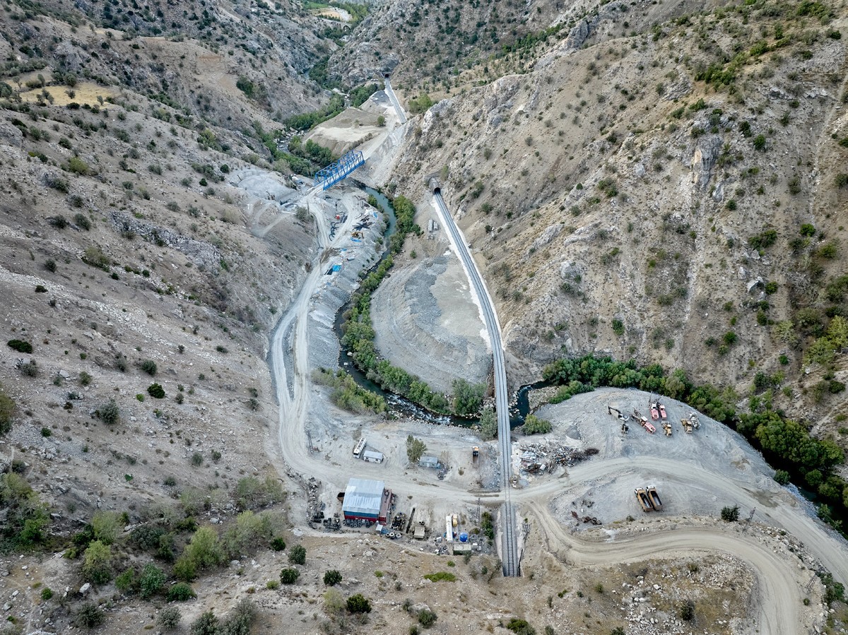 REPAIR WORKS FOR THE COLLAPSED SECTION OF T3 TUNNEL AND DAMAGED PIERS OF THE GERMAN BRIDGE ON THE NARLI-MALATYA CONVENTIONAL LINE DUE TO EARTHQUAKE